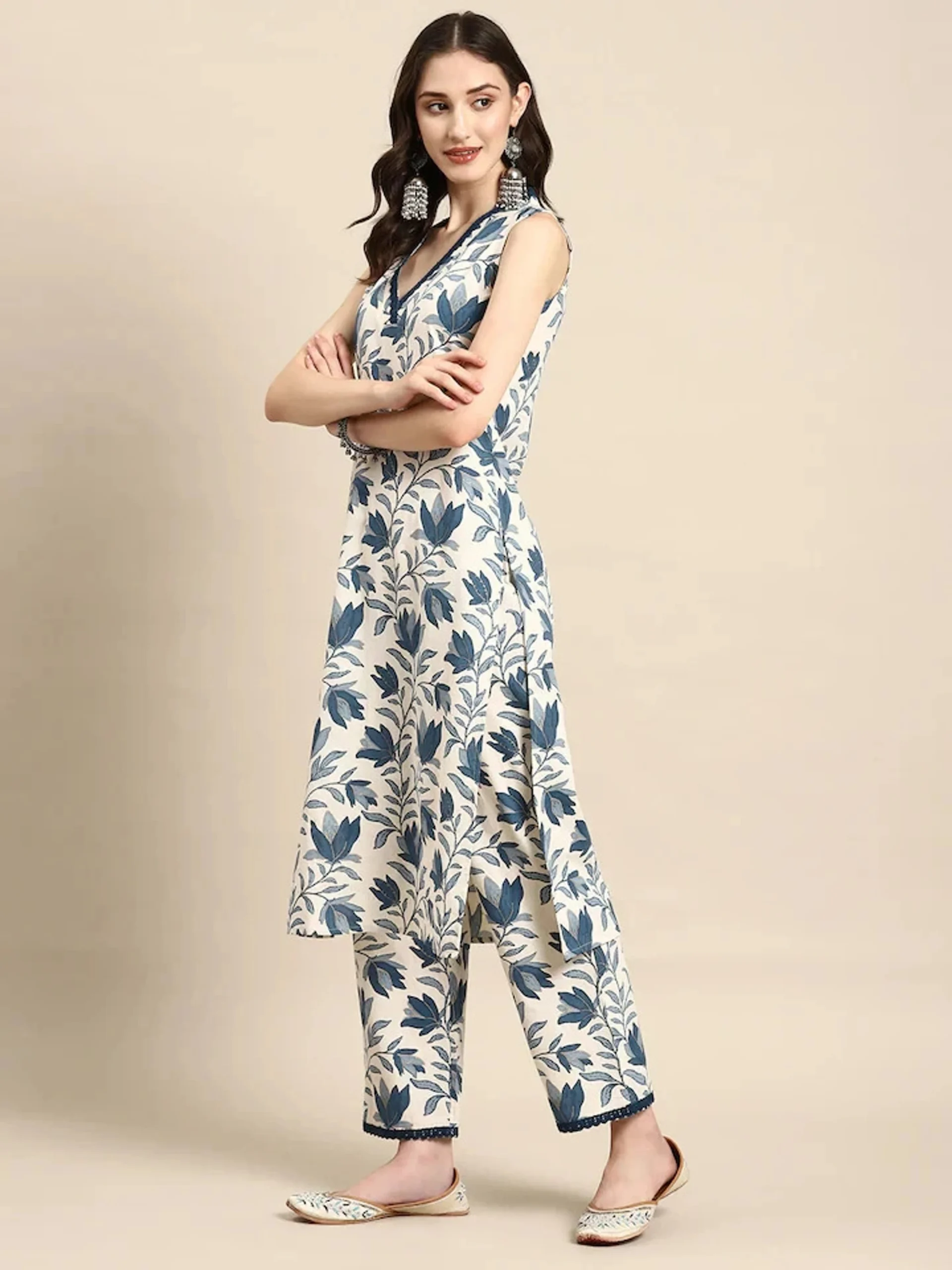 Women's Cotton Printed Straight Kurta and Pant Set - Image 4