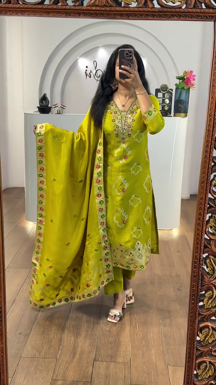Women's Lime Green Embellished Kurta Set