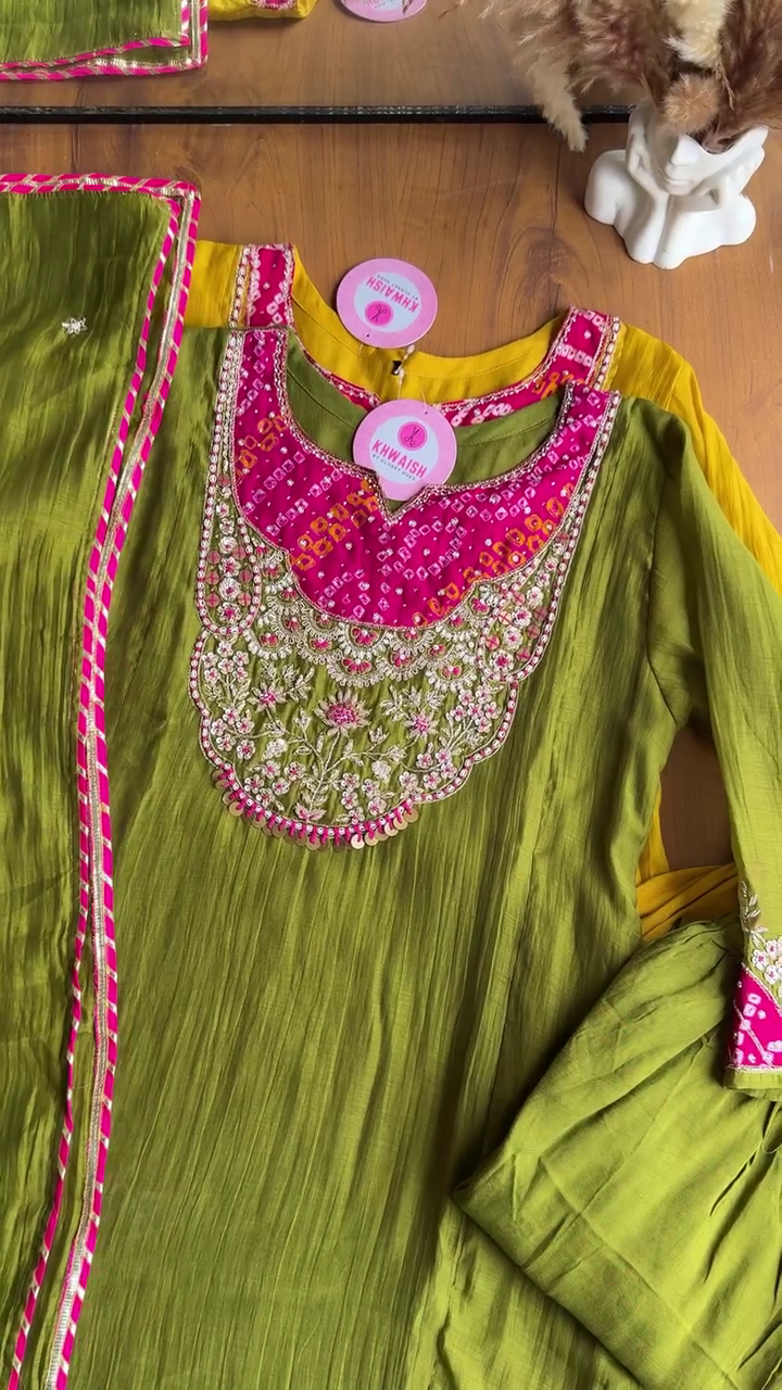Women's Yellow Floral Embroidered Kurta Set - Image 5