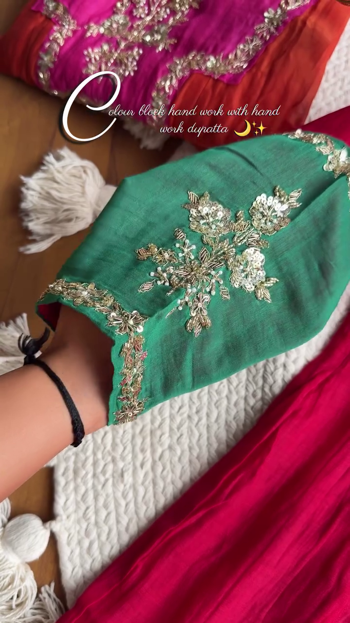 Women's Pink and Green Embroidered Kurta Set - Image 3