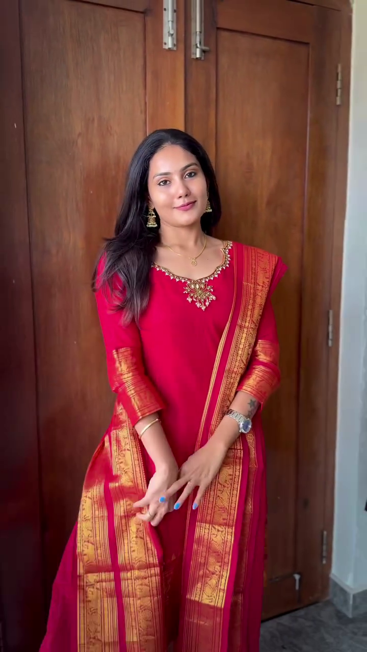 Women's Red Embroidered Kurta Set